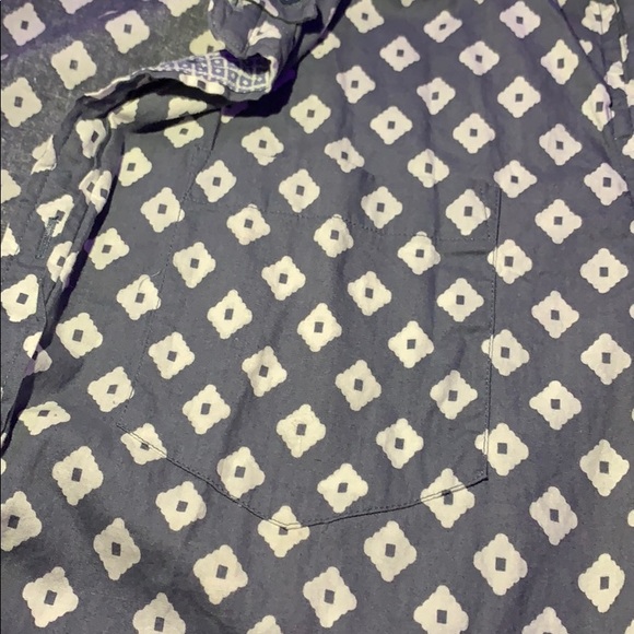 Button up - Picture 2 of 3